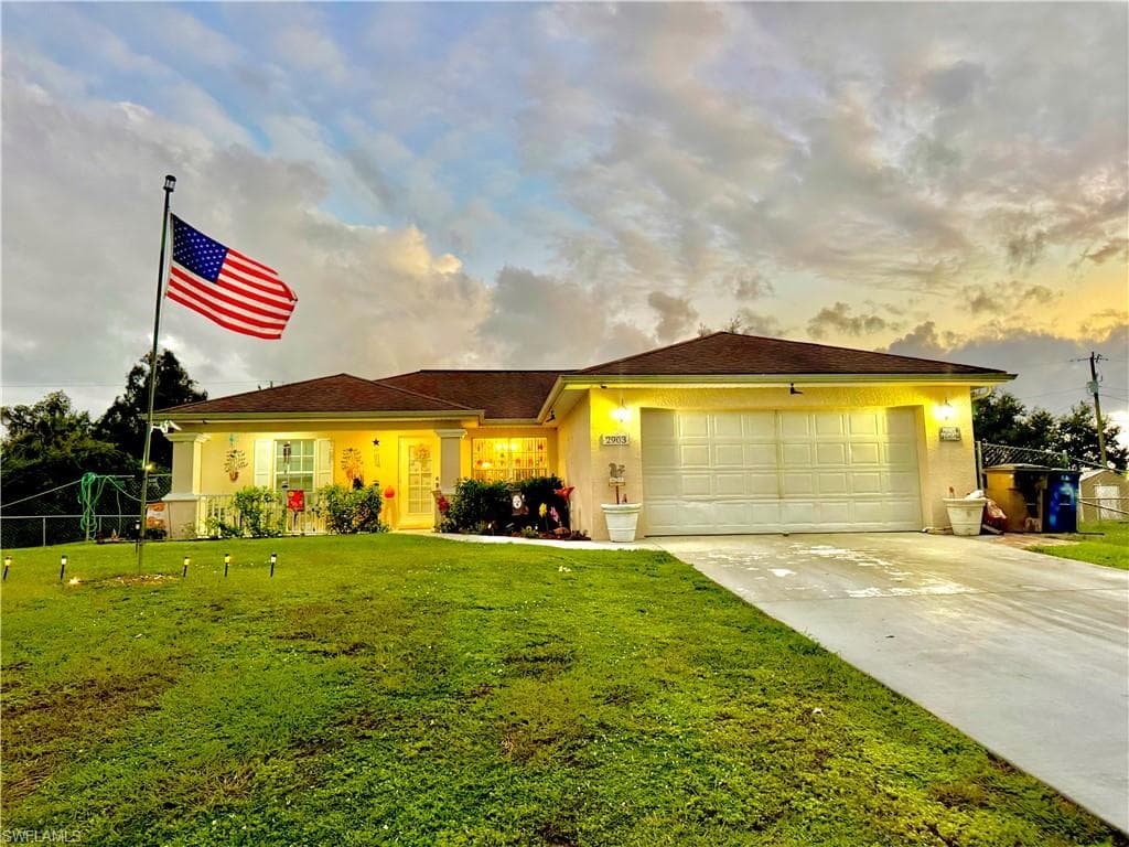 2903 38th St SW, Lehigh Acres, FL 33976-1