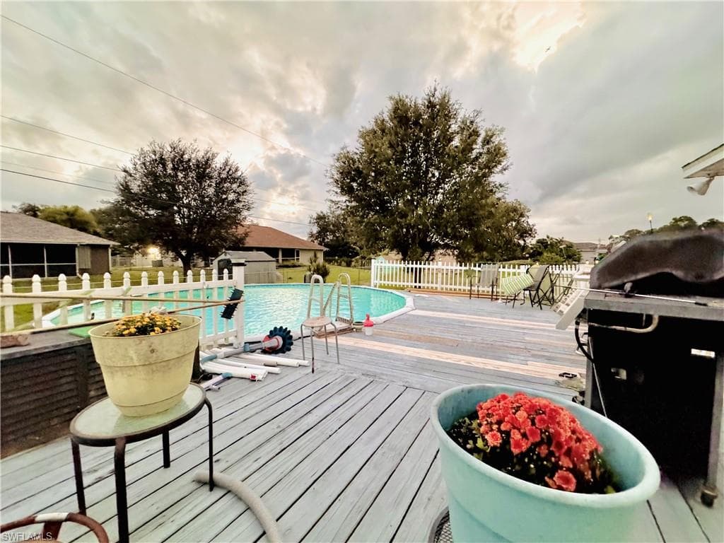 2903 38th St SW, Lehigh Acres, FL 33976-4