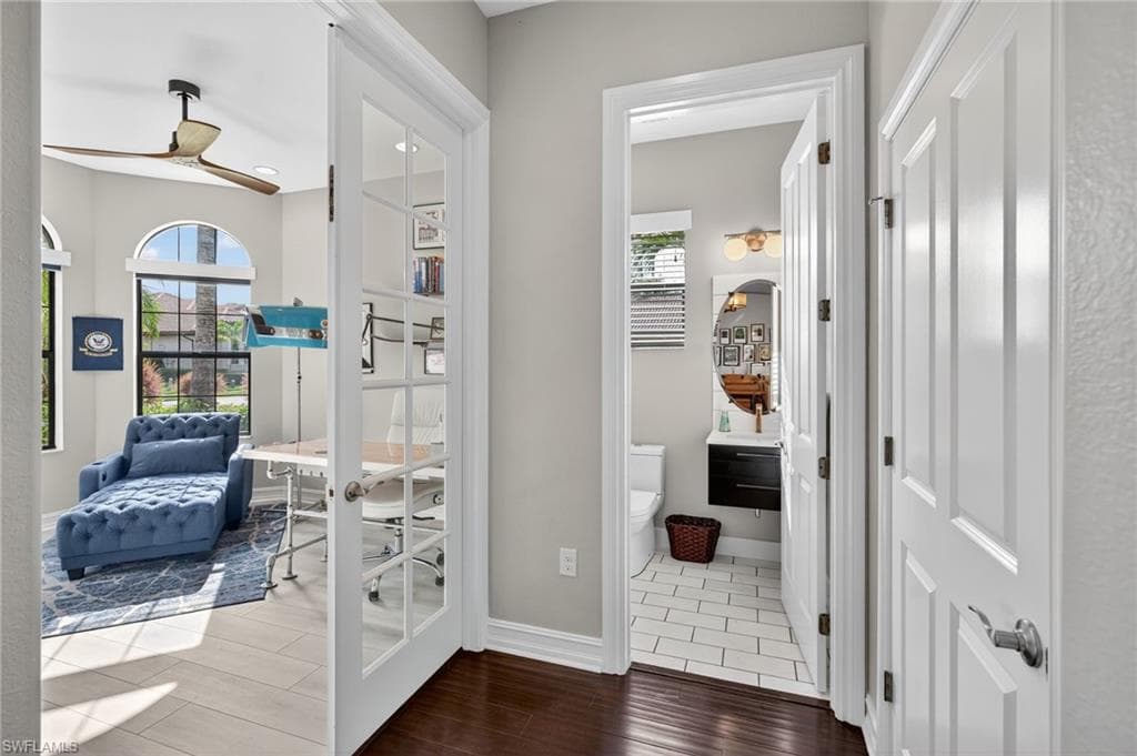 7235 Acorn Way, Naples, FL 34119-8