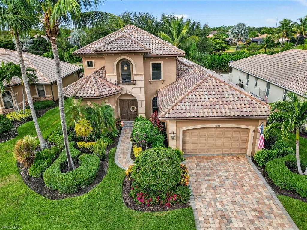 7235 Acorn Way, Naples, FL 34119-1