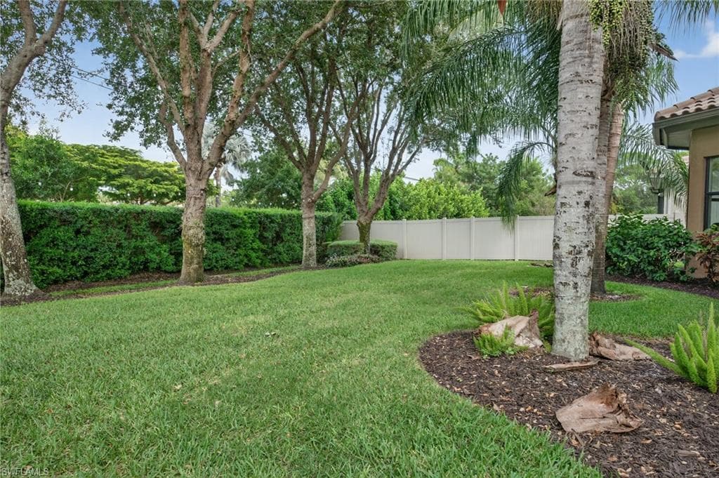 7235 Acorn Way, Naples, FL 34119-34