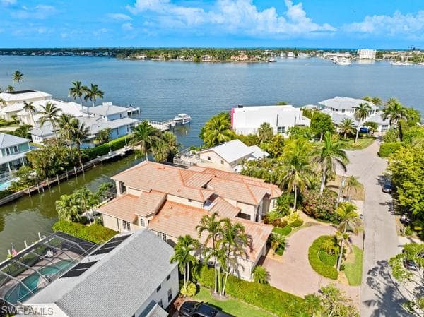 1400 Jewel Box Ave, Naples, FL 34102-21