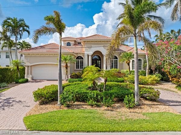 1400 Jewel Box Ave, Naples, FL 34102-1