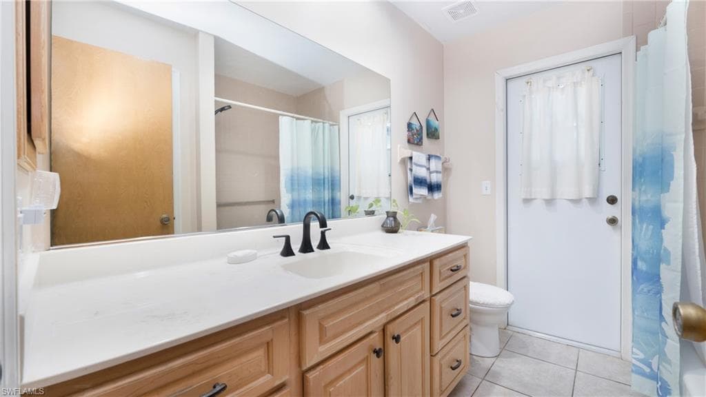 25187 Papillion Dr, Bonita Springs, FL 34135-14