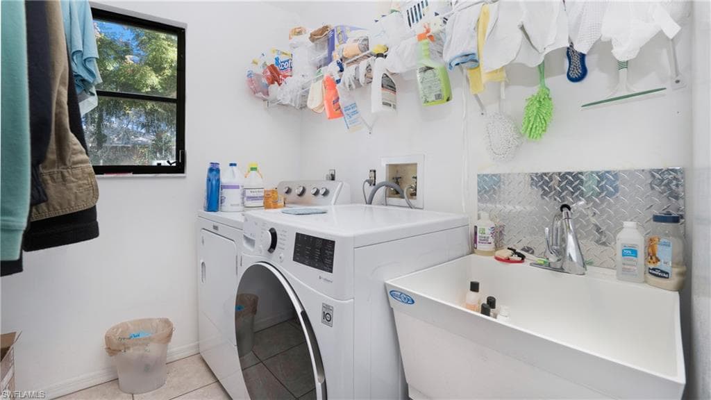 25187 Papillion Dr, Bonita Springs, FL 34135-20