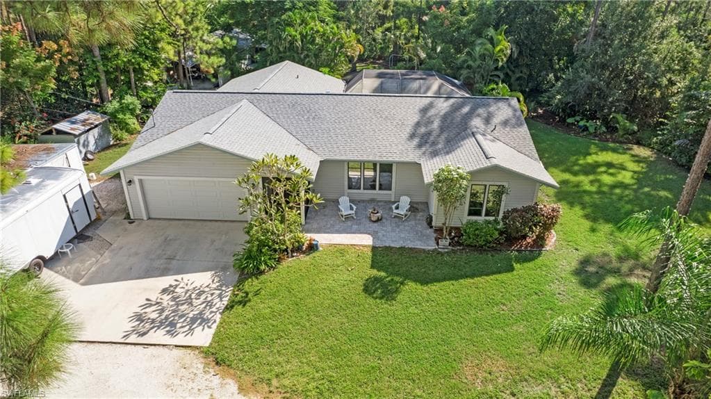 25187 Papillion Dr, Bonita Springs, FL 34135-1