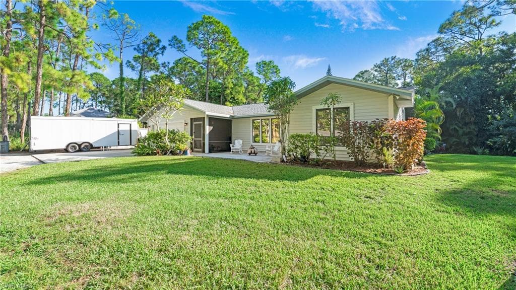 25187 Papillion Dr, Bonita Springs, FL 34135-32