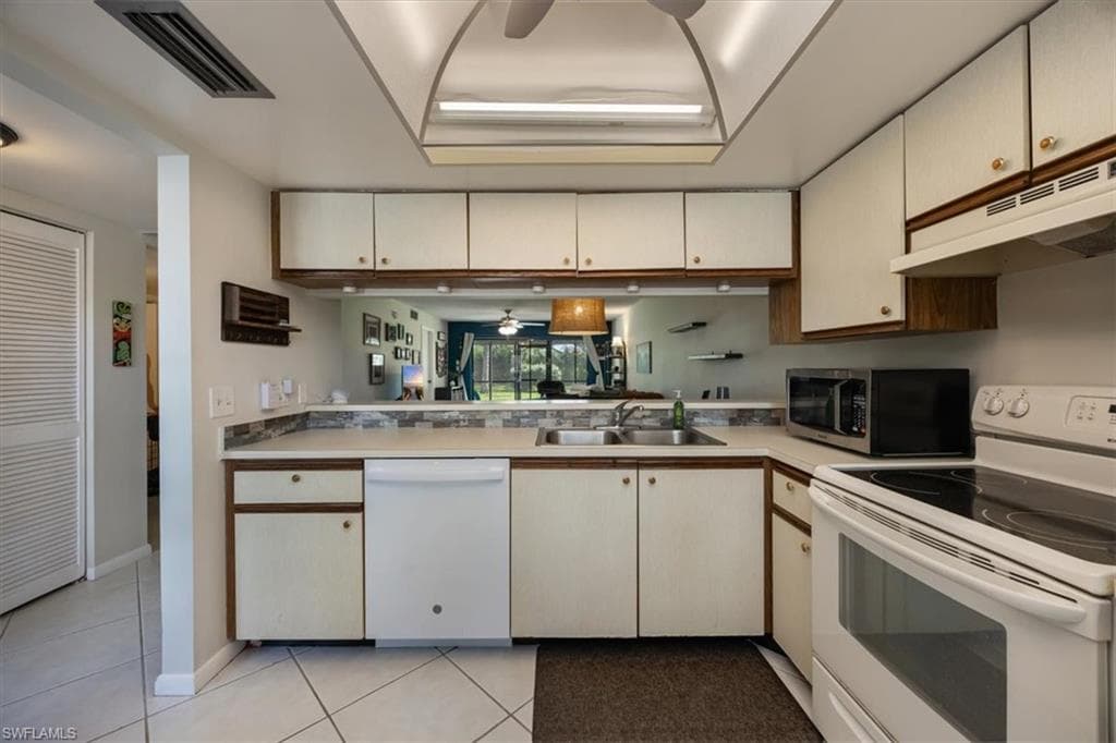 5741 Gage Ln 104d, Naples, FL 34113-10