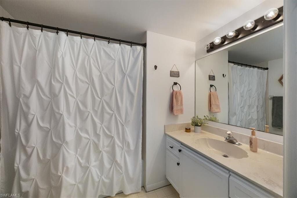 5741 Gage Ln 104d, Naples, FL 34113-15
