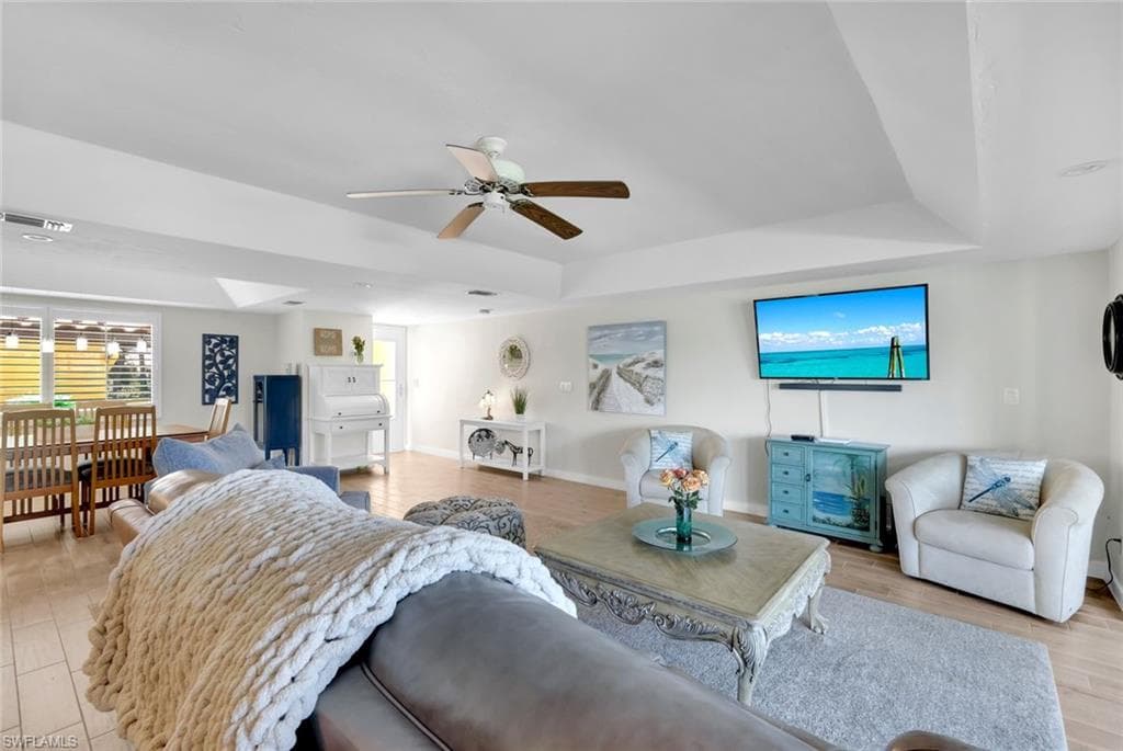 196 Albi Rd 5, Naples, FL 34112-8