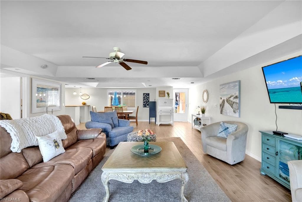 196 Albi Rd 5, Naples, FL 34112-9