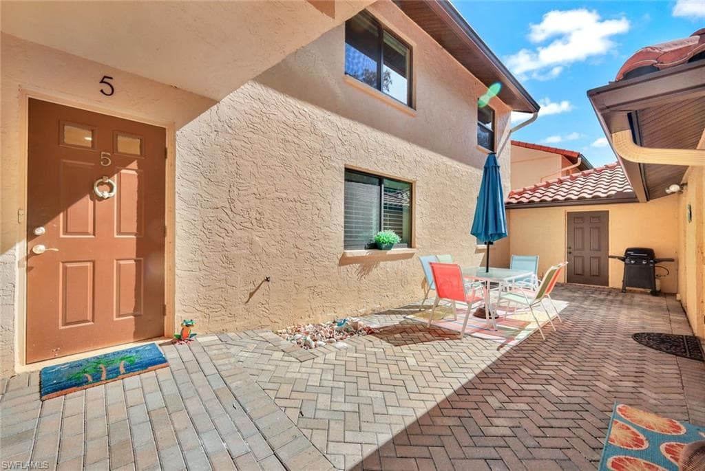 196 Albi Rd 5, Naples, FL 34112-21