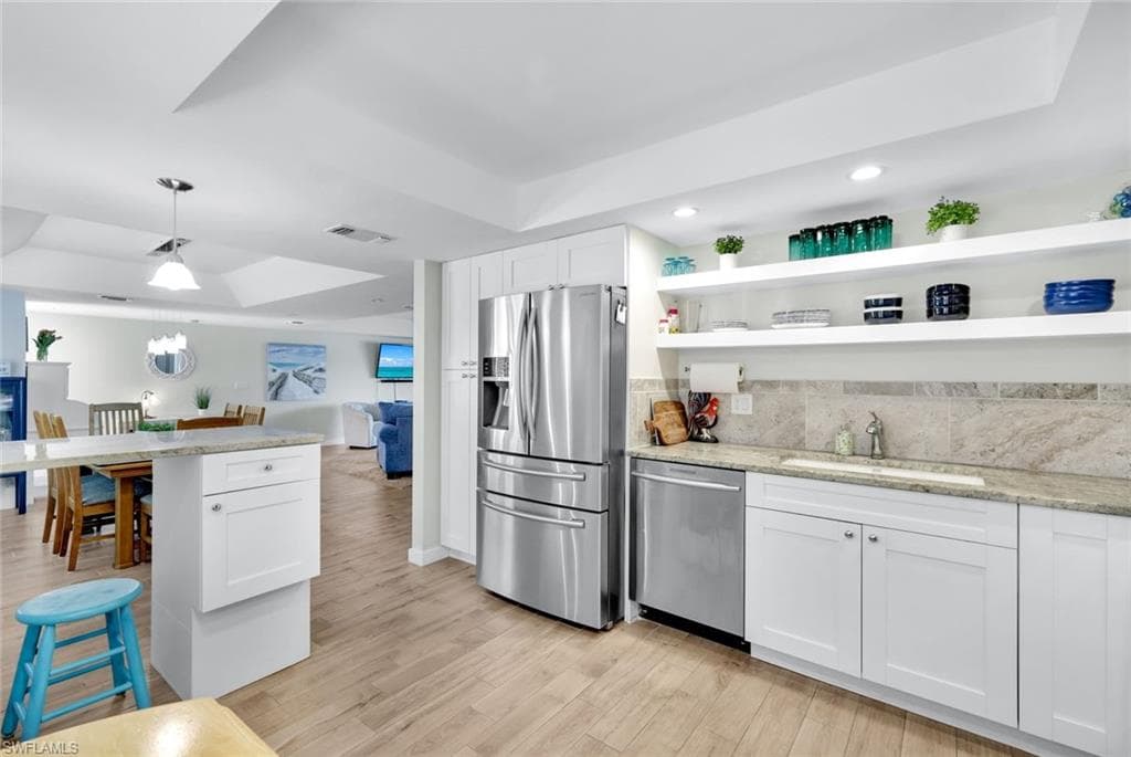 196 Albi Rd 5, Naples, FL 34112-1