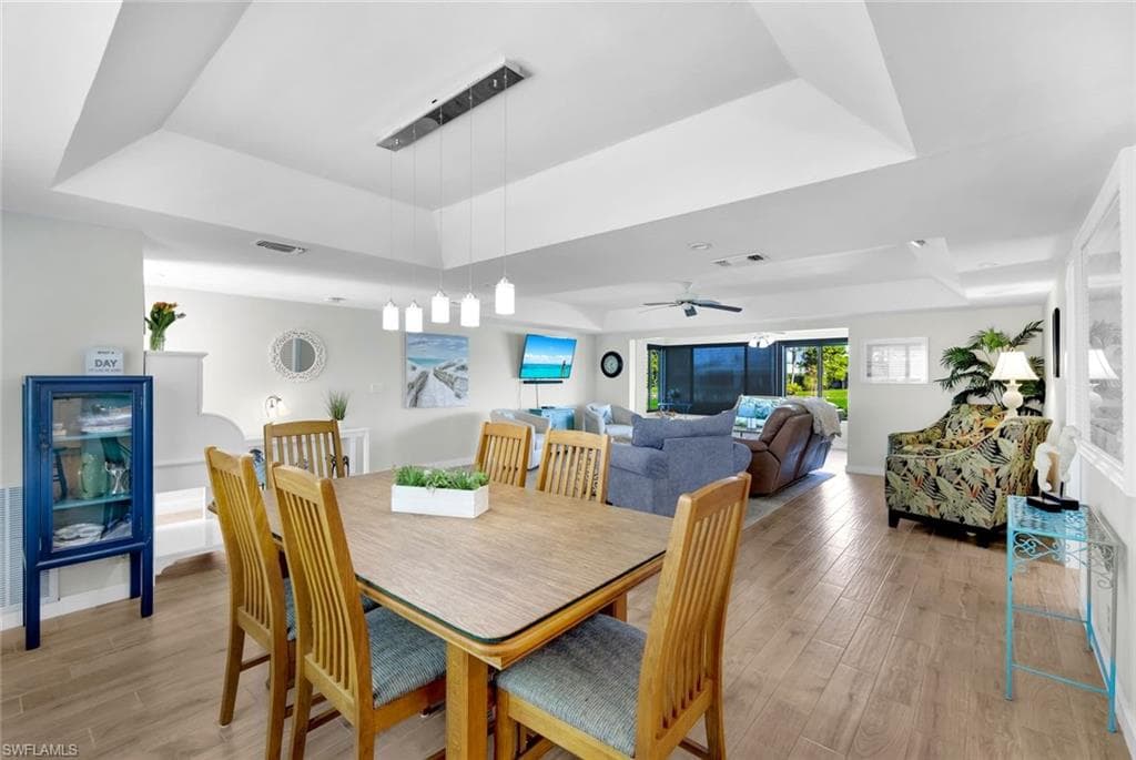 196 Albi Rd 5, Naples, FL 34112-5