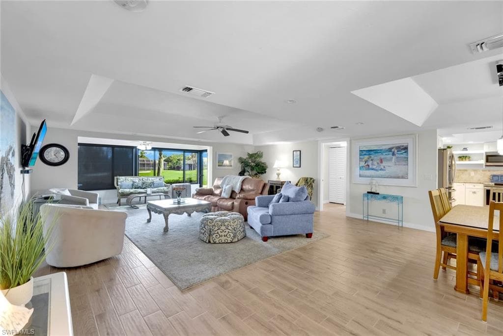 196 Albi Rd 5, Naples, FL 34112-7