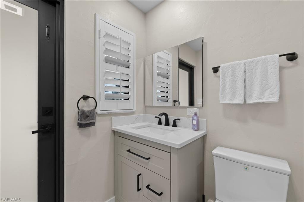 13396 Island Rd, Fort Myers, FL 33905-22