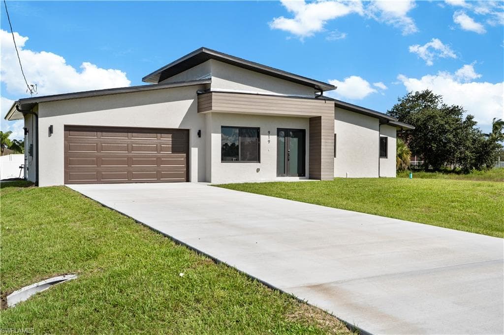 919 Columbus Blvd S, Lehigh Acres, FL 33974-2
