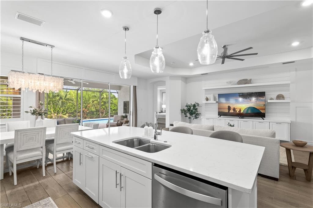 28013 Seasons Tide Ave, Bonita Springs, FL 34135-16
