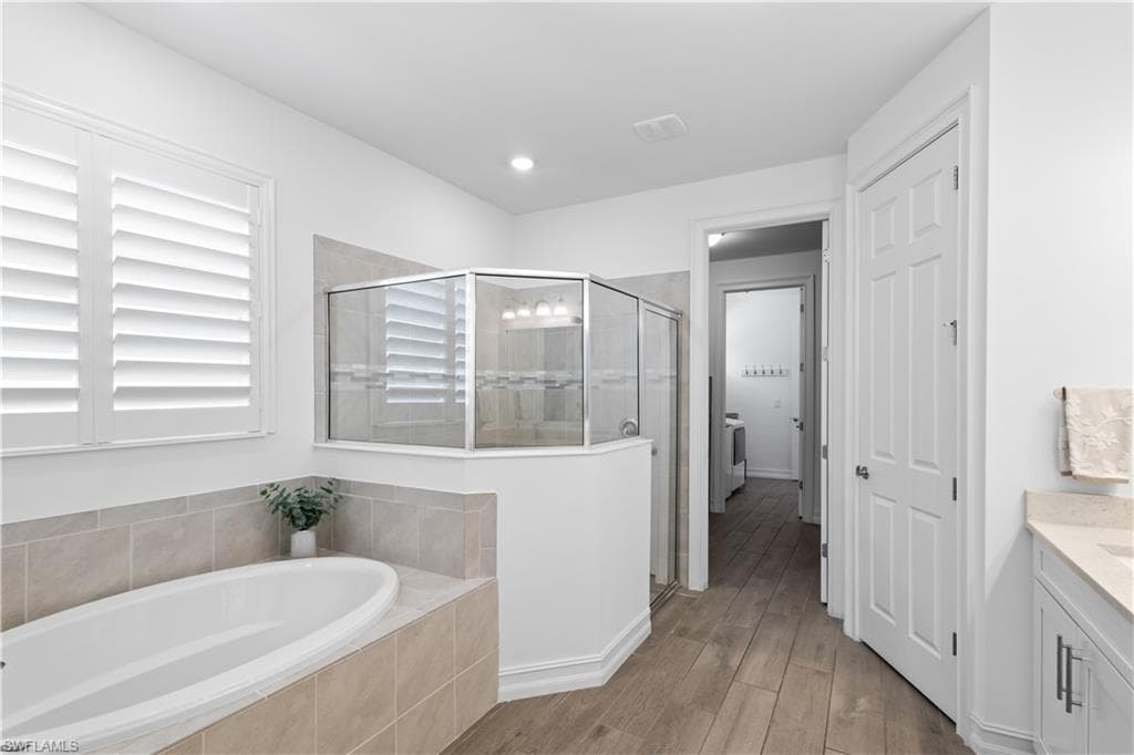 28013 Seasons Tide Ave, Bonita Springs, FL 34135-19