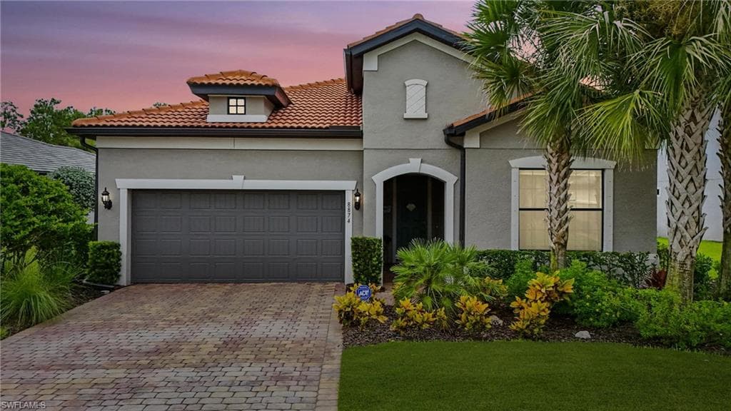 8874 Horned Lark Dr, Naples, FL 34120-1