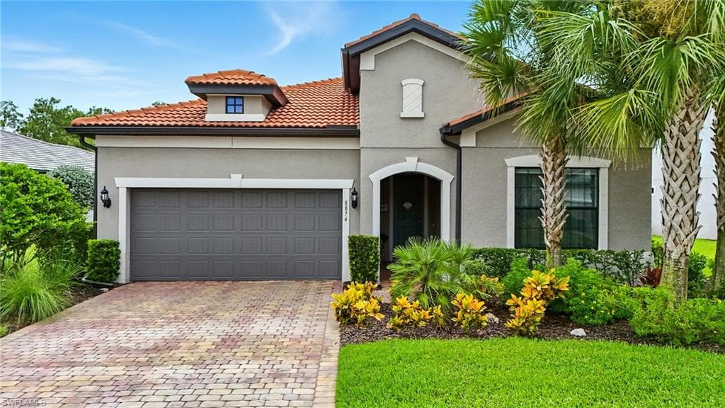 8874 Horned Lark Dr, Naples, FL 34120-28