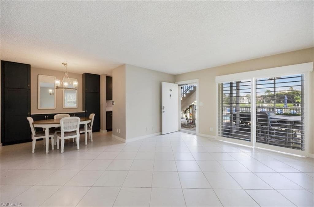 261 Banyan Blvd 104, Naples, FL 34102-8