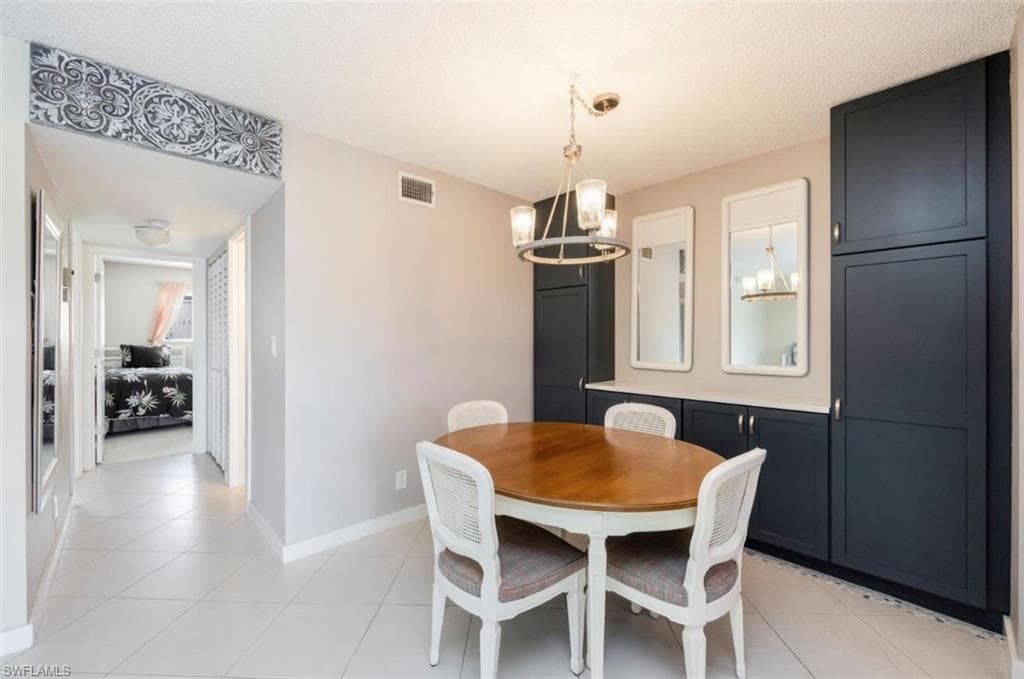 261 Banyan Blvd 104, Naples, FL 34102-11