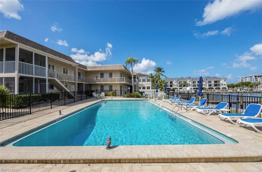 261 Banyan Blvd 104, Naples, FL 34102-20