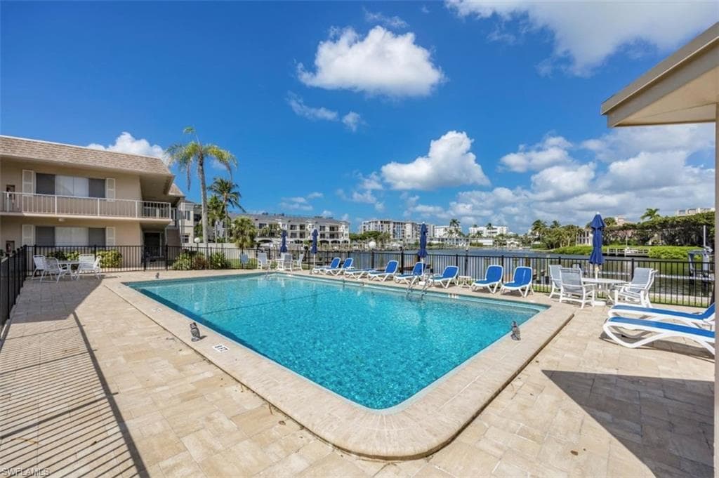 261 Banyan Blvd 104, Naples, FL 34102-21