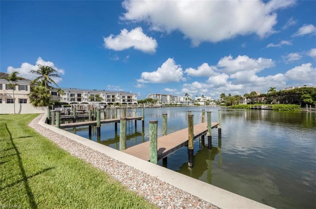 261 Banyan Blvd 104, Naples, FL 34102-23