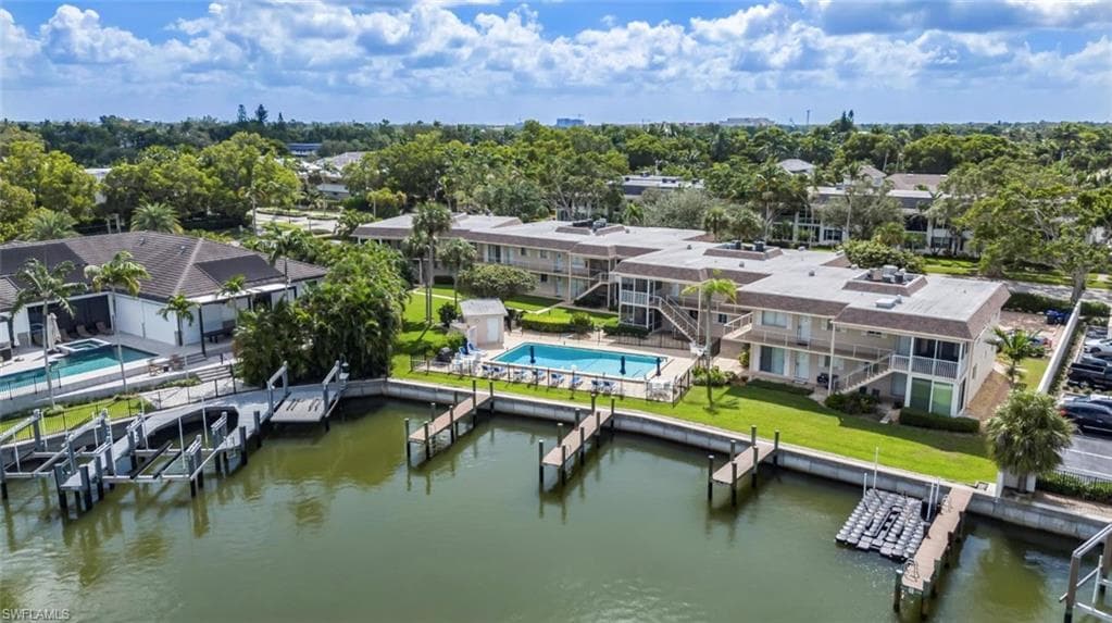 261 Banyan Blvd 104, Naples, FL 34102-2