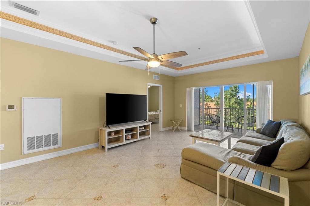 7835 Regal Heron Cir 301, Naples, FL 34104-8