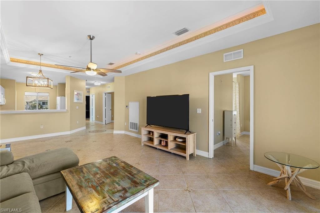 7835 Regal Heron Cir 301, Naples, FL 34104-9