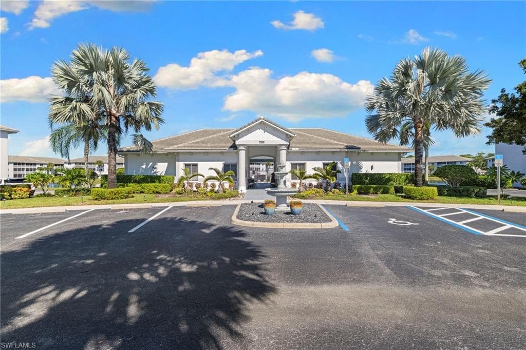 7835 Regal Heron Cir 301, Naples, FL 34104-30