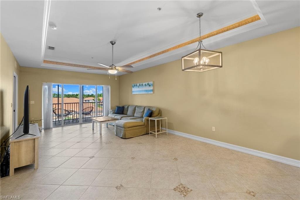 7835 Regal Heron Cir 301, Naples, FL 34104-6