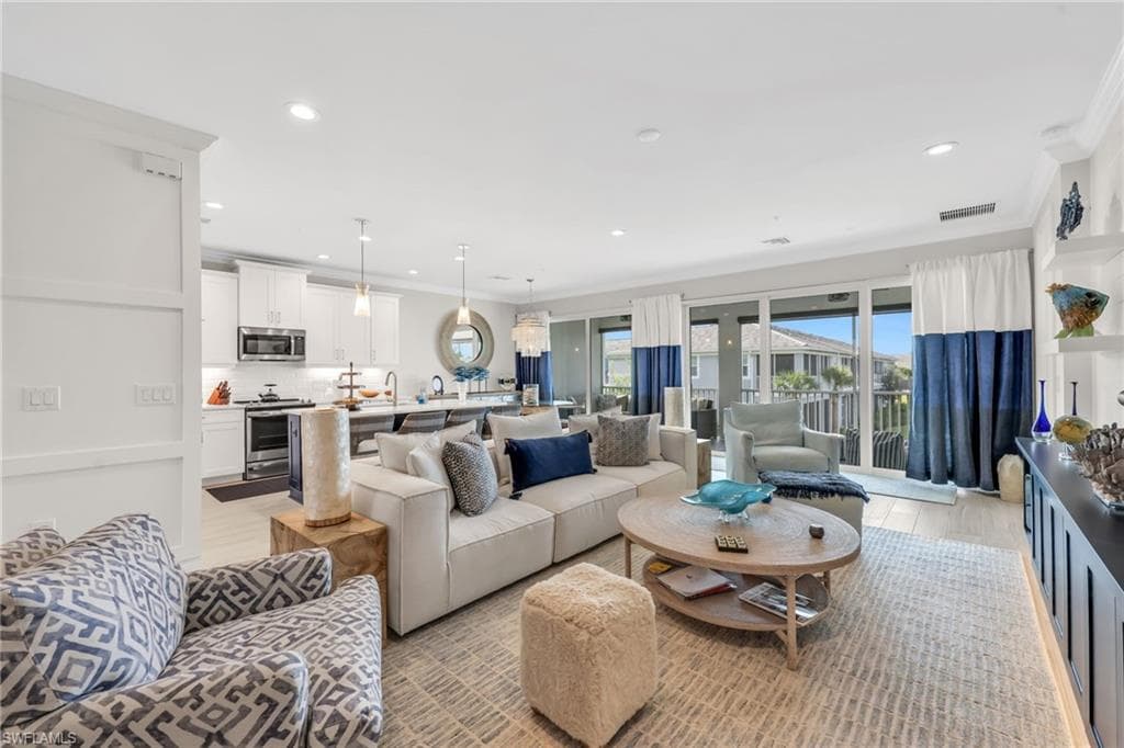 2621 Seychelles Cir 1806, Naples, FL 34112-4