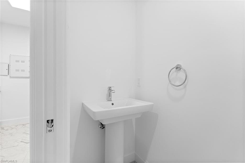 1125 Central Ave 566, Naples, FL 34102-42