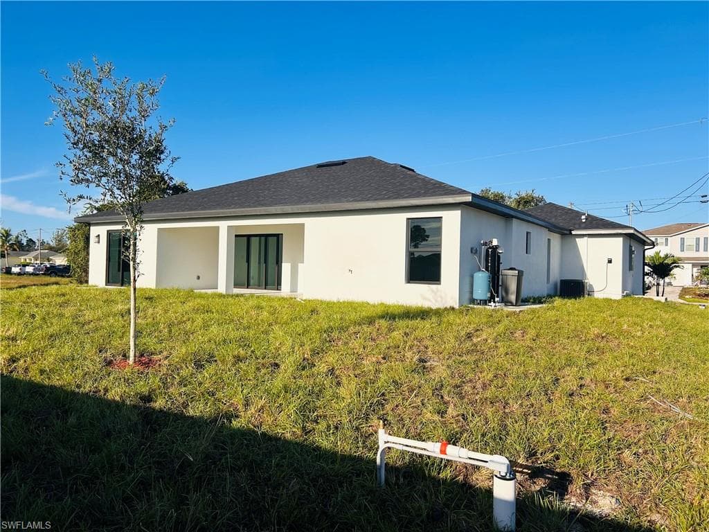 4013 22nd Pl, Cape Coral, FL 33909-3