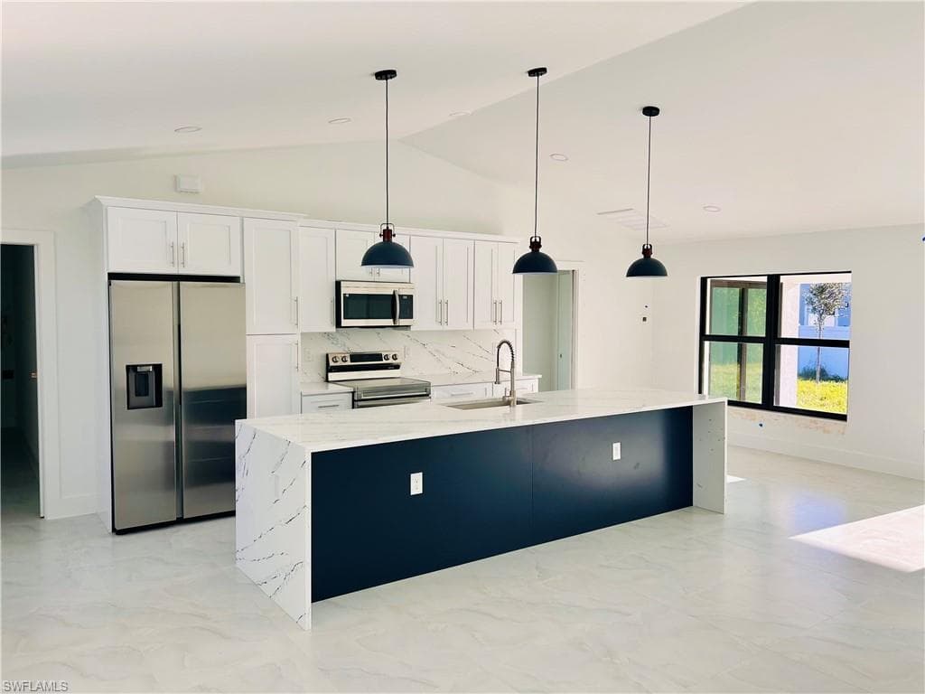 4013 22nd Pl, Cape Coral, FL 33909-5