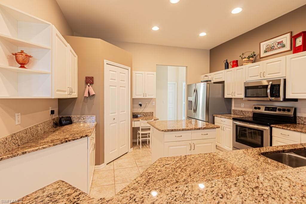 706 Grand Rapids Blvd, Naples, FL 34120-8