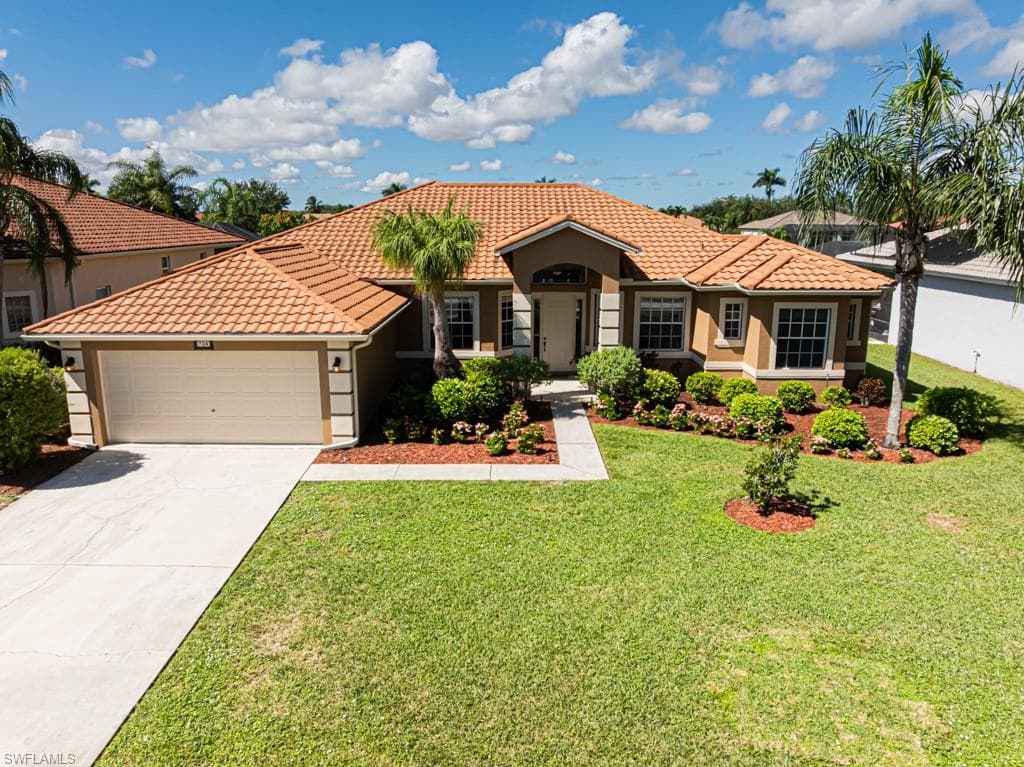 706 Grand Rapids Blvd, Naples, FL 34120-1