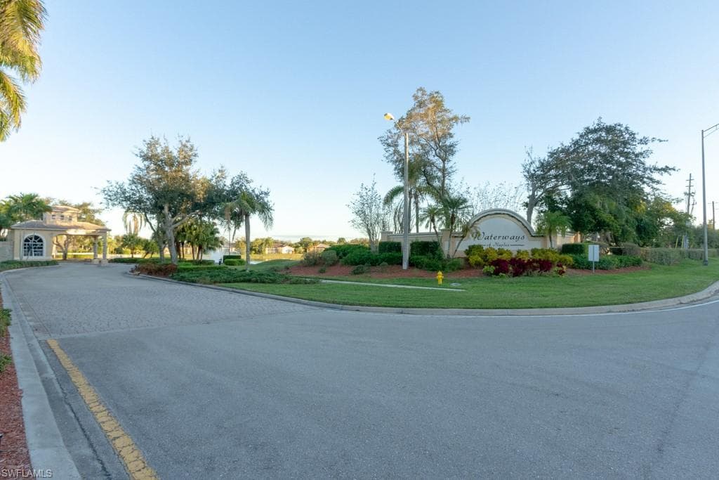 706 Grand Rapids Blvd, Naples, FL 34120-2