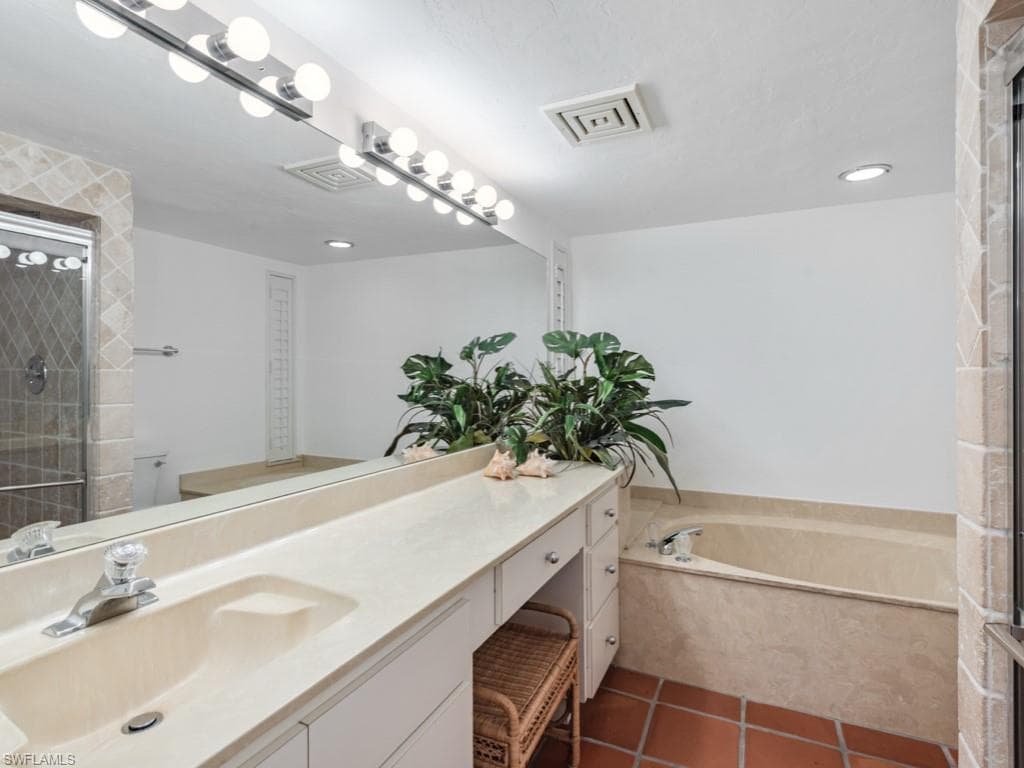 6710 Pelican Bay Blvd 414, Naples, FL 34108-15