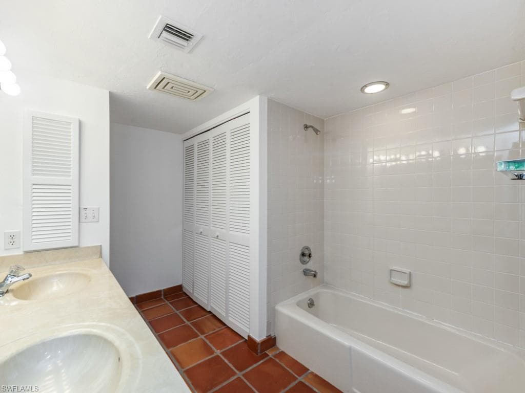 6710 Pelican Bay Blvd 414, Naples, FL 34108-16