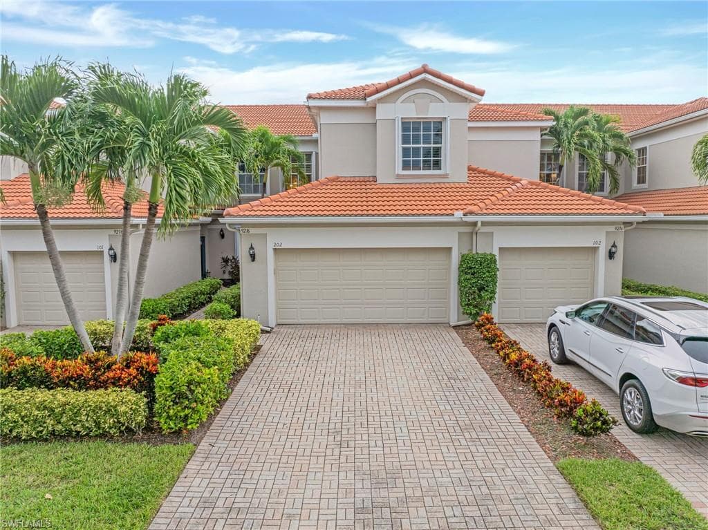 9216 Calle Arragon Ave 202, Fort Myers, FL 33908-5