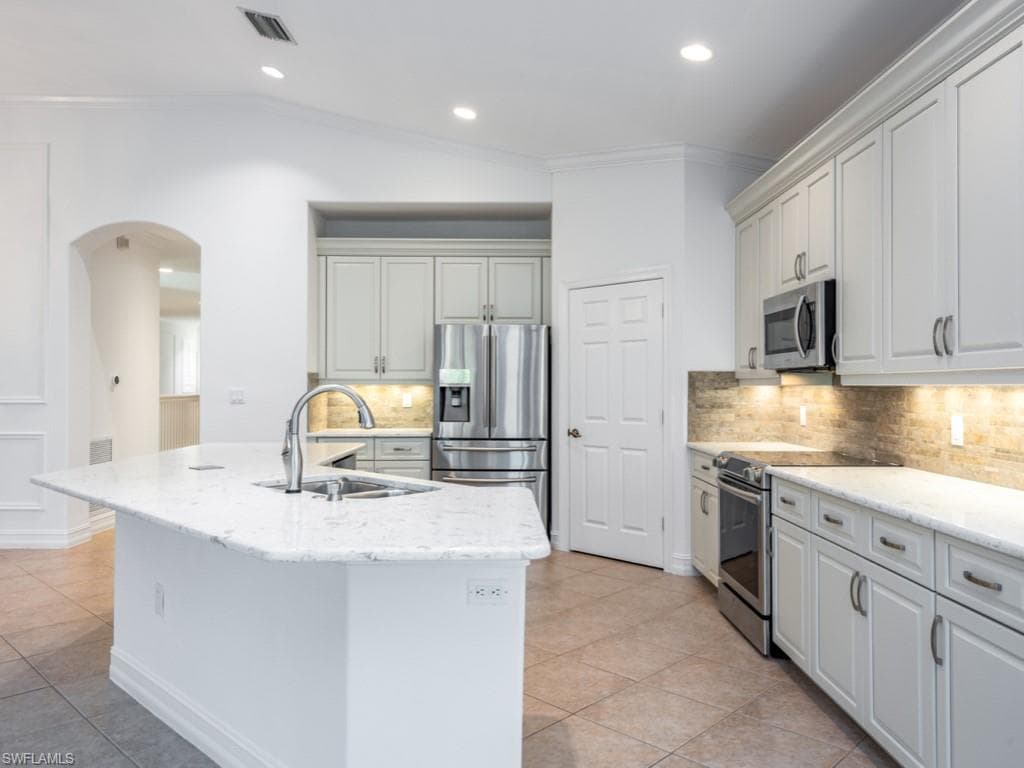 1264 Rialto Way 201, Naples, FL 34114-10