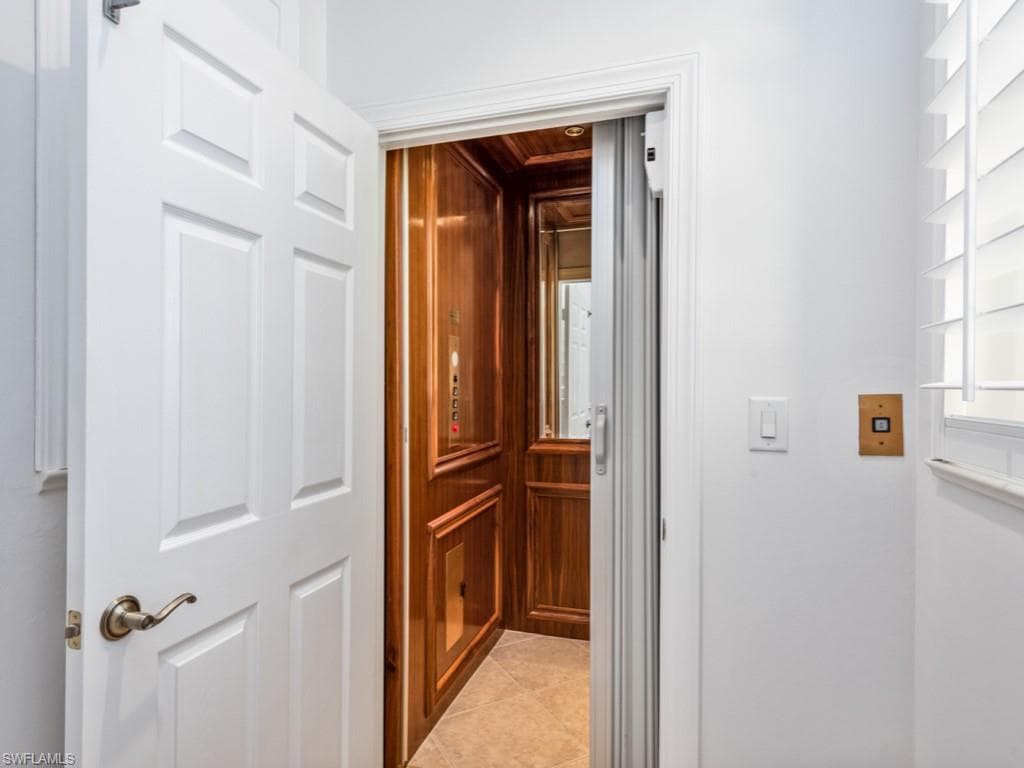 1264 Rialto Way 201, Naples, FL 34114-25