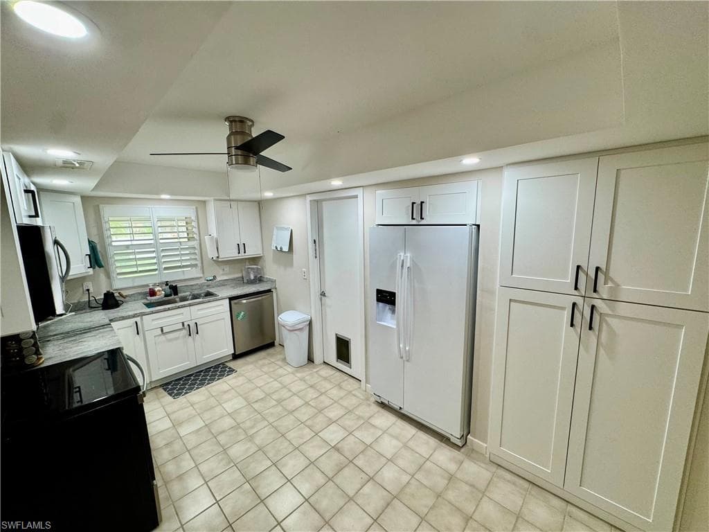 5709 Harbour Club Rd, Fort Myers, FL 33919-12