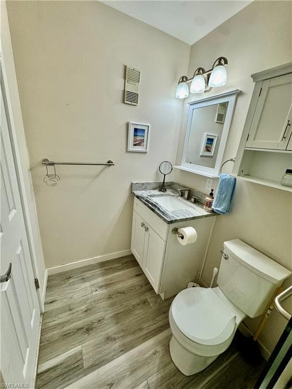 5709 Harbour Club Rd, Fort Myers, FL 33919-17