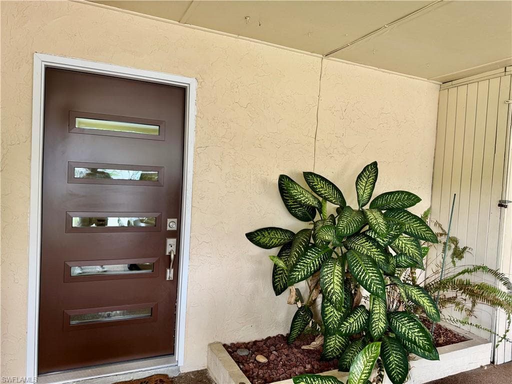 5709 Harbour Club Rd, Fort Myers, FL 33919-3
